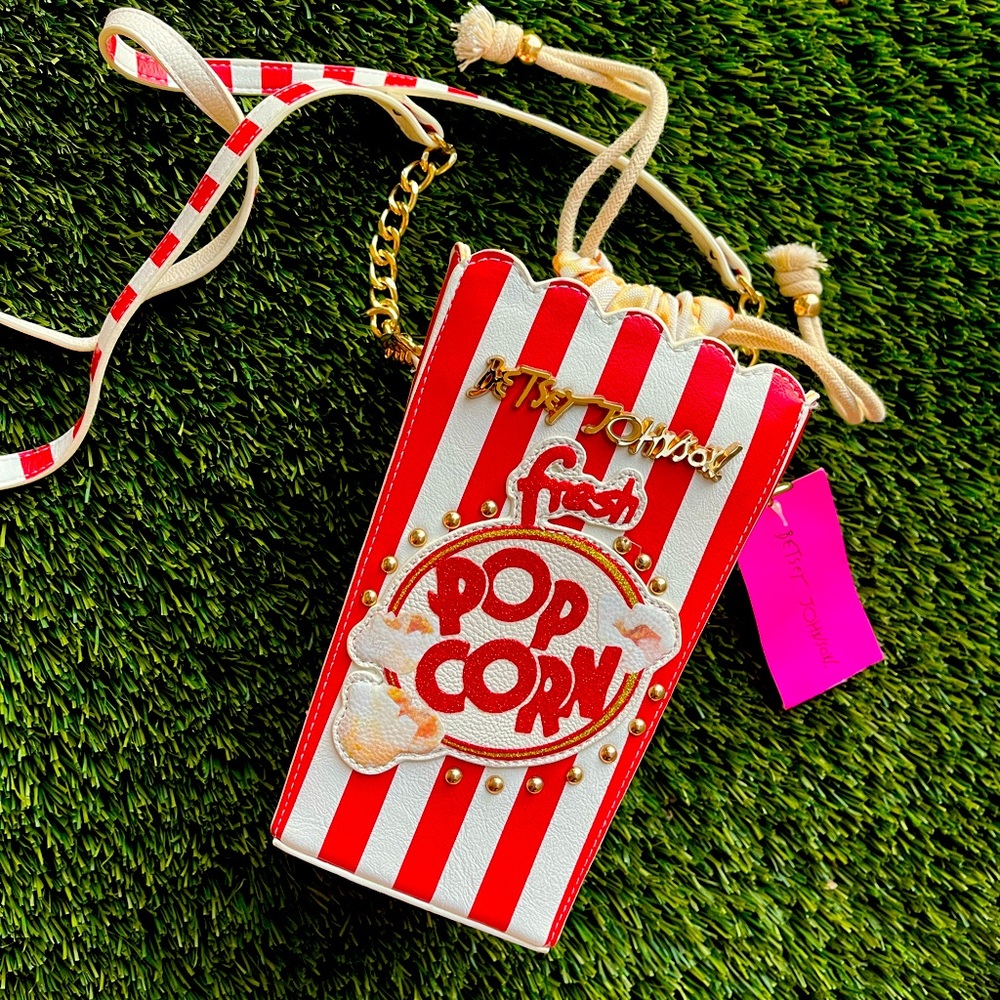 Betsey Johnson butter me up popcorn Crossbody bag